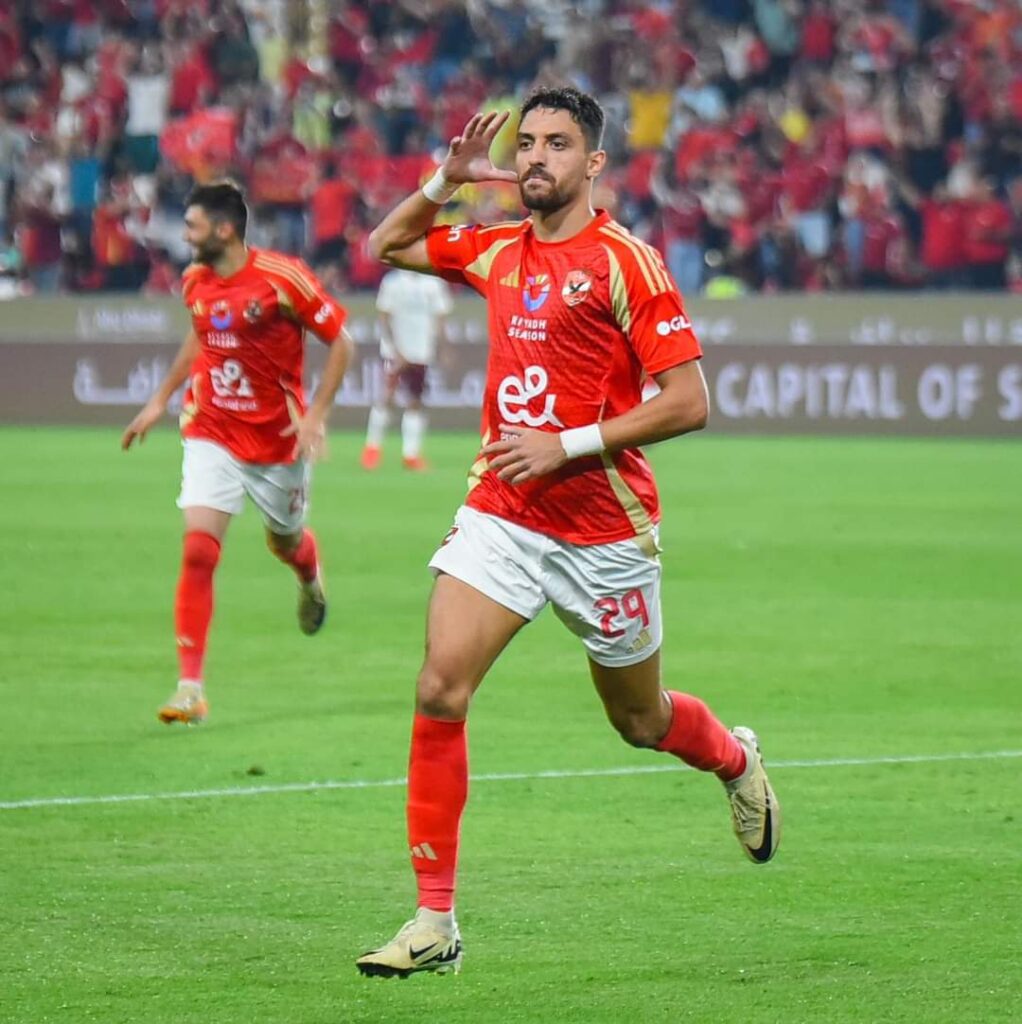 طاهر-محمد-طاهر-يحقق-رقم-قياسي-مع-الأهلي-ويدخل-تاريخ-الكرة-المصرية-–-يلا-سبورت-–-يلا-لايف