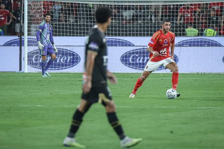 رجل-مباراة-الأهلي-والزمالك-في-نهائي-كأس-السوبر-المصري-–-يلا-سبورت-–-يلا-لايف