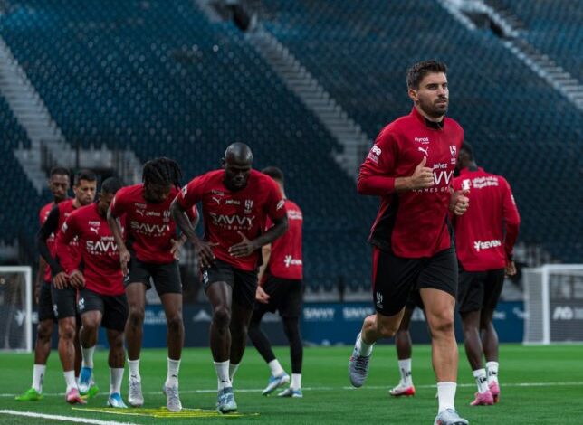 رقم-يحصّن-الهلال-من-السقوط-أمام-الرياض-–-الدوري-السعودي