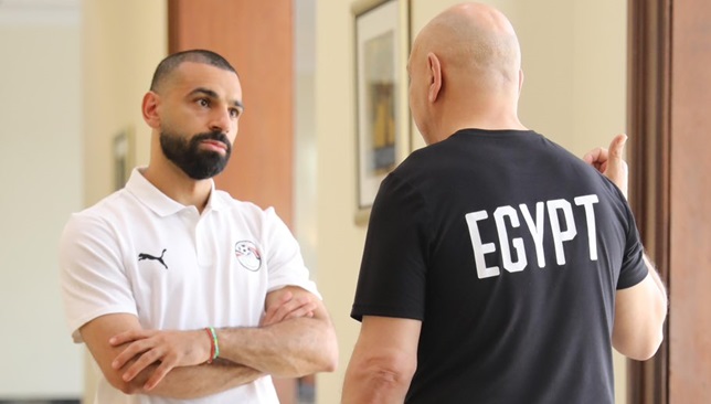 حسام-حسن-يساند-صلاح-قبل-حفل-الكرة-الذهبية-–-الدوري-الانجليزي