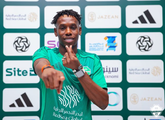 تفاصيل-مثيرة-بشأن-انتقال-زكريا-هوساوي-إلى-الأهلي-–-الدوري-السعودي