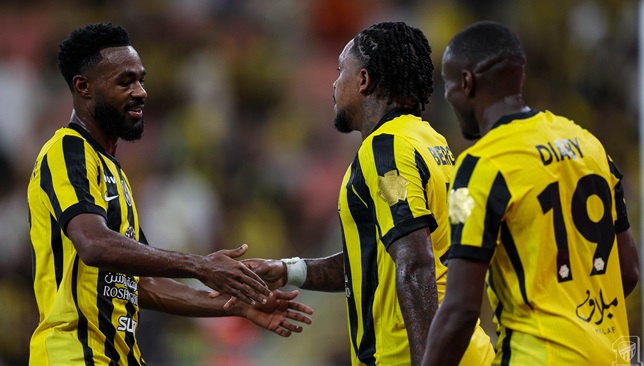 الاتحاد-يكتسح-الفتح-برباعية-مدوية.-فيديو-–-الدوري-السعودي
