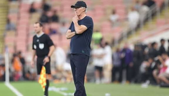 بلان-يعترف-بمعاناة-الاتحاد-الدفاعية-بعد-الخسارة-أمام-الوحدة-–-الدوري-السعودي