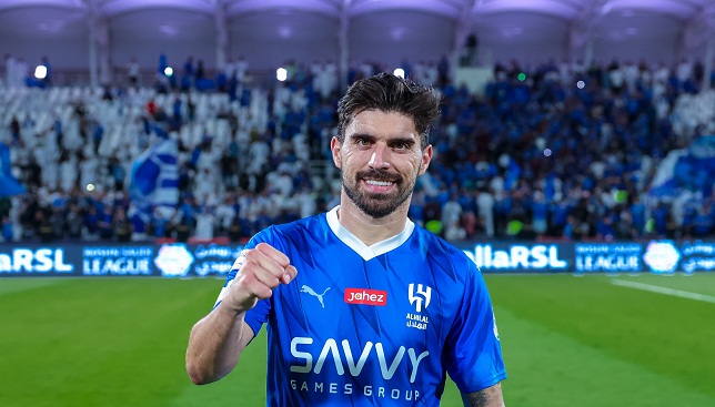 الهلال-ينتظر-رد-نيفيز-على-عرض-تمديد-عقده-براتب-ضخم-–-الدوري-السعودي