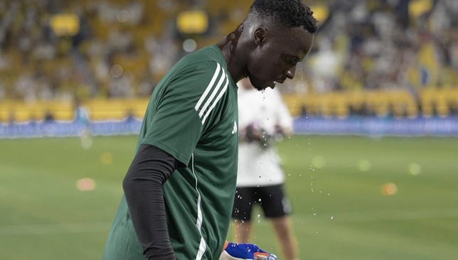 ميندي-ينقذ-الأهلي-من-هدف-محقق-أمام-القادسية-بتصدي-خرافي.-فيديو-–-الدوري-السعودي