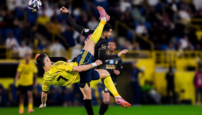 شاهد-هدف-رونالدو-من-مقصية-مذهلة-ضد-الخليج-–-الدوري-السعودي