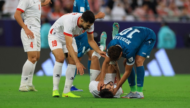 إصابة-يزن-النعيمات-بالصليبي-في-مباراة-الأردن-والعراق.-صدمة-للأهلي-المصري-–-الدوري-المصري