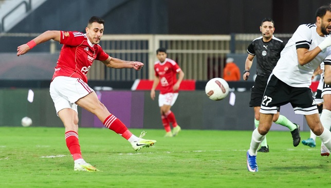 جراديشار-يوقع-على-هدف-عالمي-في-مباراة-الأهلي-وطلائع-الجيش.-فيديو-–-الدوري-المصري