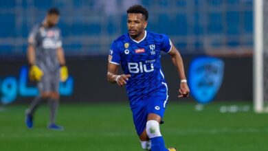 الأخدود-يمد-يده-لـ-البليهي-للنجاة-من-دكة-الهلال-–-الدوري-السعودي