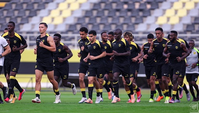الاتحاد-يعطل-انتقال-نجميه-إلى-الشباب-بسبب-بنزيما-–-الدوري-السعودي
