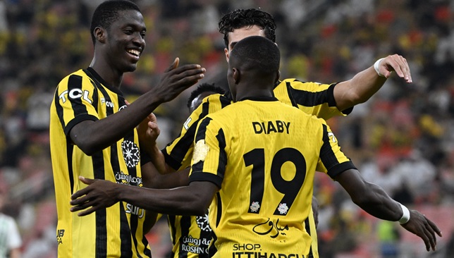 دومبيا-يهدي-الاتحاد-هدفًا-مبكرًا-في-شباك-النجمة.-فيديو-–-الدوري-السعودي