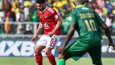 ياسر-إبراهيم-يقوي-دفاع-الأهلي-أمام-شبيبة-القبائل-–-الدوري-المصري