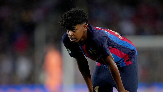 سر-زيارة-الحكومة-الصينية-لأكاديمية-لاماسيا-في-برشلونة!-–-الدوري-الاسباني