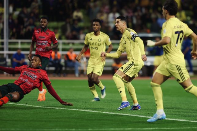 كريستيانو-رونالدو-خارج-كلاسيكو-النصر-والاتحاد-–-الدوري-السعودي