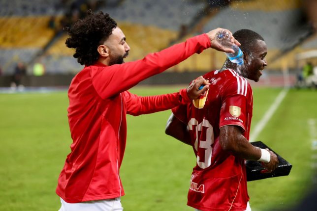 الشحات-يرفع-سقف-مطالبه-المالية-لتمديد-عقده-مع-الأهلي-–-الدوري-المصري