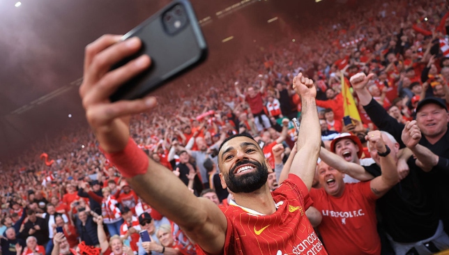 سلوت-يكيل-المَديح-لمحمد-صلاح-بعد-تأهل-ليفربول-–-الدوري-الانجليزي