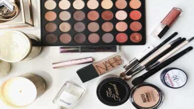 مكوّنات-تجميليّة-ممنوع-استعمالها-عند-التعرّض-للشمس-–-يلا-لايف