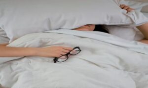 دراسة-تكشف-تحذير-مخيف-لمن-يعاني-من-الشخير-أثناء-النوم-–-يلا-لايف
