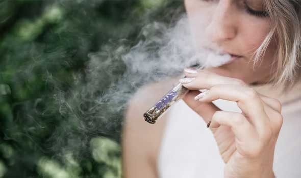 دراسة-بريطانية-تؤكد-أن-غالبية-السجائر-الإلكترونية-بها-مواد-تسبب-الإدمان-–-يلا-لايف