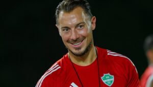 كواليس-اجتماع-تنفيذية-الأهلي-مع-يايسله-قبل-نهائي-السوبر-–-الدوري-السعودي-–-عالم-الرياضة