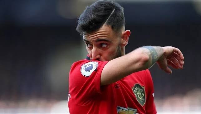 برونو-فيرنانديز-يُفسر-سبب-ركلته-الغريبة-في-لقاء-فولهام-–-الدوري-الانجليزي-–-عالم-الرياضة