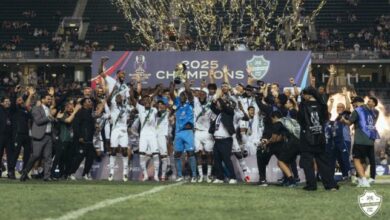 الأهلي-يفتح-الباب-أمام-جماهيره-للتصوير-مع-كأسي-النخبة-والسوبر-–-الدوري-السعودي-–-عالم-الرياضة