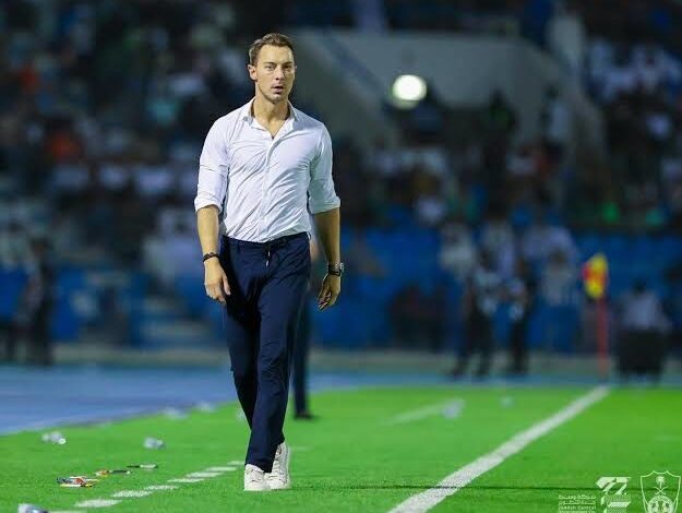 يايسله-يشيد-بلاعبي-الأهلي-بعد-خماسية-العربي-–-الدوري-السعودي-–-عالم-الرياضة