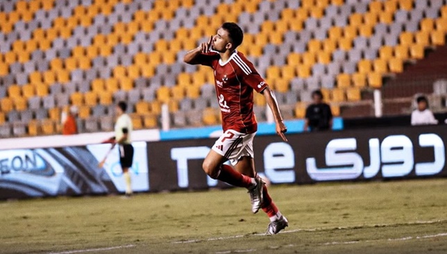 إشارة-تريزيجيه-تثير-غضب-جماهير-الأهلي-–-الدوري-المصري-–-عالم-الرياضة