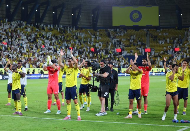 تصرف-مثير-من-كريستيانو-رونالدو-بعد-غيابه-عن-مباراة-النصر-واستقلول-–-الدوري-السعودي-–-عالم-الرياضة