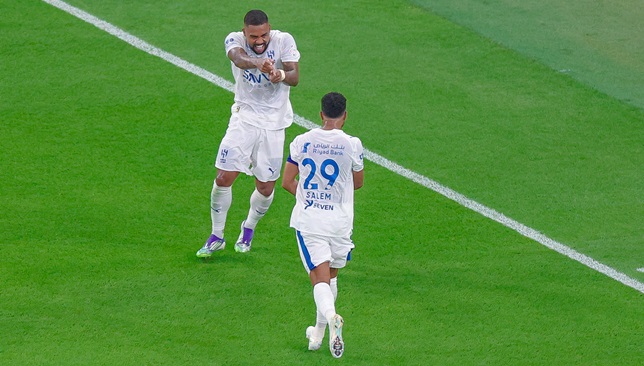 الإصابة-تجبر-الهلال-على-تبديل-طارئ-أمام-الأهلي.-شاهد-–-الدوري-السعودي-–-عالم-الرياضة