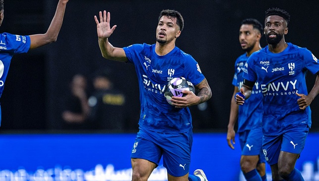 صافرات-الاستهجان-تطال-لاعب-الهلال-في-مباراة-الأخدود.-شاهد-–-الدوري-السعودي-–-عالم-الرياضة