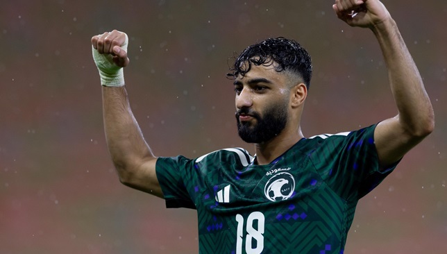 أبو-الشامات-يسجل-هدف-تقدم-السعودية-بعد-هفوة-دفاع-ساحل-العاج.-فيديو-–-الدوري-السعودي-–-عالم-الرياضة