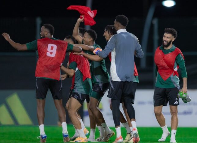 العبود-يقوي-تشكيلة-المنتخب-السعودي-قبل-مواجهة-الجزائر-–-الدوري-السعودي-–-عالم-الرياضة