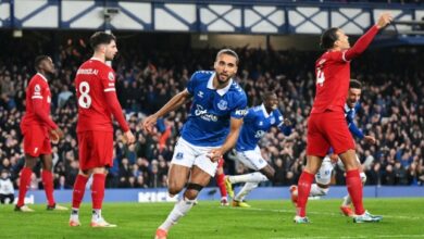 نجم-إيفرتون-يَعتذر-بعد-واقعة-ضرب-زميله-في-الملعب.فيديو-–-الدوري-الانجليزي-–-عالم-الرياضة