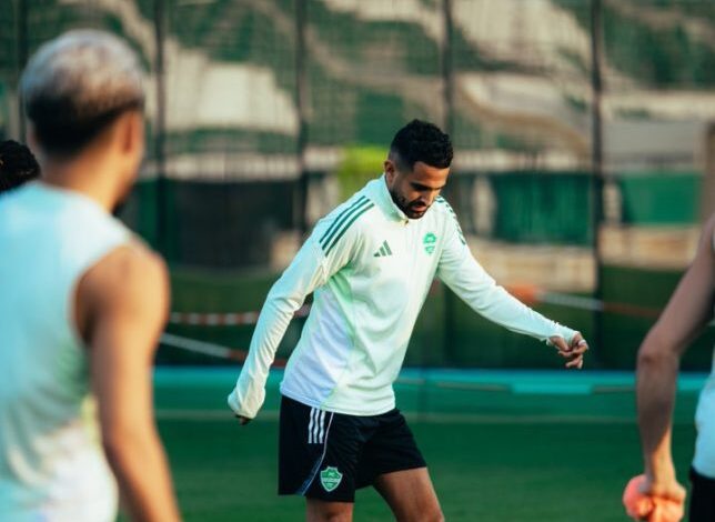 تصرف-مفاجئ-من-رياض-محرز-قبل-مباراة-الأهلي-والتعاون-–-الدوري-السعودي-–-عالم-الرياضة