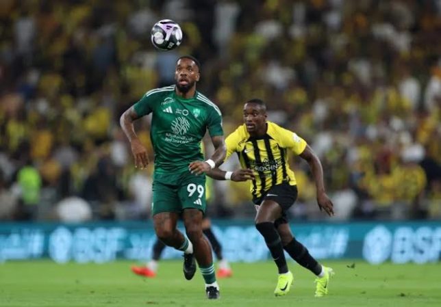 الاتحاد-والأهلي-يطاردان-حارس-النصر-–-الدوري-السعودي-–-عالم-الرياضة