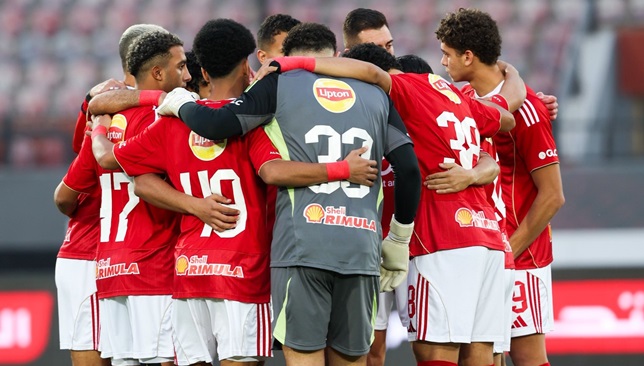 مدافع-الأهلي-يعلن-فسخ-عقده-–-الدوري-المصري-–-عالم-الرياضة