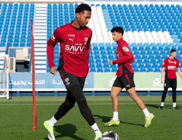 إنزاجي-يفاجئ-هوساوي-قبل-مباراة-الهلال-والفيحاء-–-الدوري-السعودي-–-عالم-الرياضة