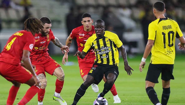 القادسية-في-طريقه-لخطف-هدف-الاتحاد-–-الدوري-السعودي-–-عالم-الرياضة