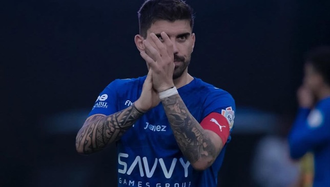 الهلال-يغلق-باب-التكهنات-ويُبقي-نيفيز-–-الدوري-السعودي-–-عالم-الرياضة