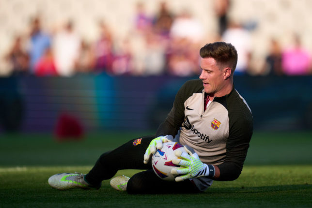 شتيجن-يوضح-سبب-خضوعه-لعملية-جراحية-ويوجه-رسالة-للجماهير-–-الدوري-الاسباني-–-عالم-الرياضة