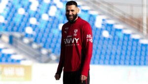 بنزيما-يزين-تشكيل-الهلال-الرسمي-لمواجهة-الأخدود-في-الدوري-السعودي-–-الدوري-السعودي-–-عالم-الرياضة