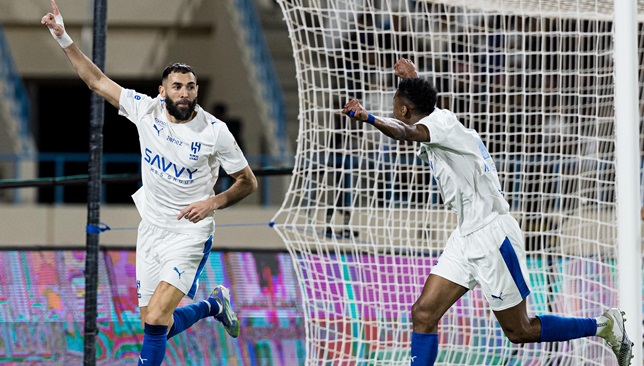 بنزيما-يفتتح-أهدافه-مع-الهلال-بكعب-ساحر-ضد-الأخدود.-فيديو-–-الدوري-السعودي-–-عالم-الرياضة