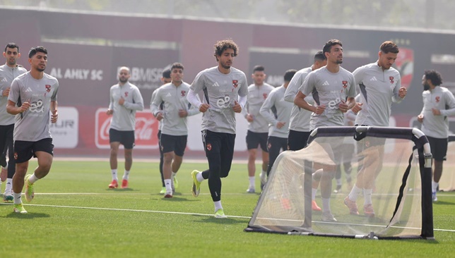 الأهلي-يحدد-موعد-عودته-من-الجزائر-بعد-مباراة-شبيبة-القبائل-–-الدوري-المصري-–-عالم-الرياضة