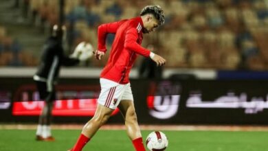 إمام-عاشور-يقص-شريط-أهداف-الأهلي-أمام-الجونة.-فيديو-–-الدوري-المصري-–-عالم-الرياضة