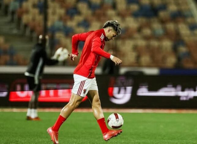 إمام-عاشور-يقص-شريط-أهداف-الأهلي-أمام-الجونة.-فيديو-–-الدوري-المصري-–-عالم-الرياضة