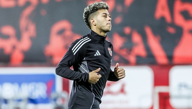 إمام-عاشور-يقود-تشكيل-الأهلي-في-مباراة-سموحة-–-الدوري-المصري-–-عالم-الرياضة