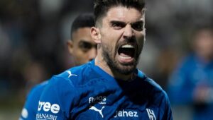 تصريحات-حادة-من-نيفيز-بعد-تعادل-الهلال-مع-التعاون-–-الدوري-السعودي-–-عالم-الرياضة