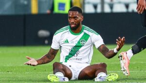 حقيقة-توقيع-لجنة-الانضباط-عقوبة-على-توني-بسبب-مباراة-ضمك-–-الدوري-السعودي-–-عالم-الرياضة