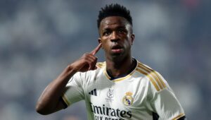 هل-تعرض-ريال-مدريد-لظلم-تحكيمي-في-مباراة-بنفيكا؟-خبير-تحكيمي-يجيب.-–-الدوري-الاسباني-–-عالم-الرياضة